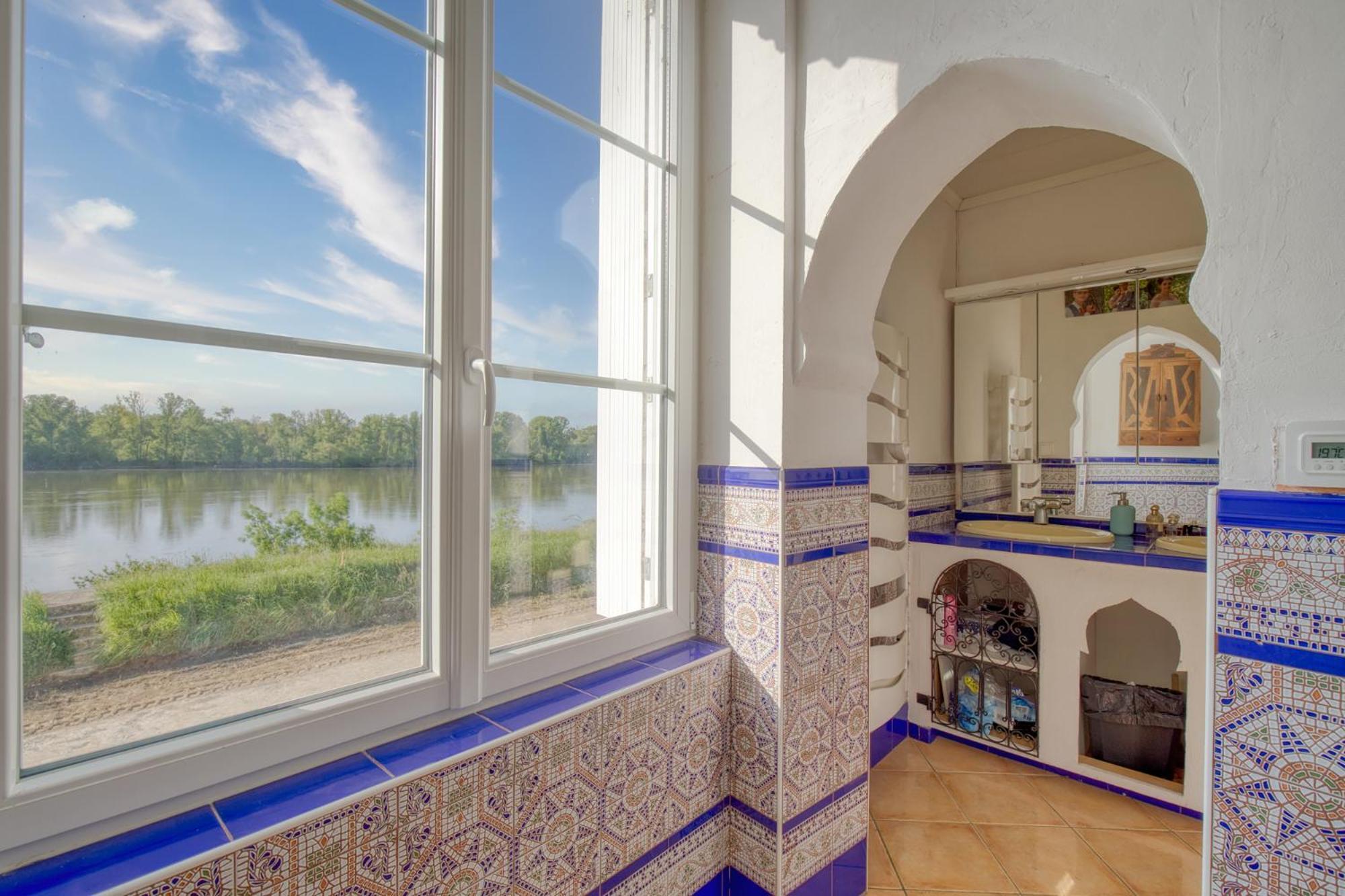 Jacuzzi Et Vue Sur Loire - Maison D'Hotes L'Odyssee La Chapelle-sur-Loire Экстерьер фото